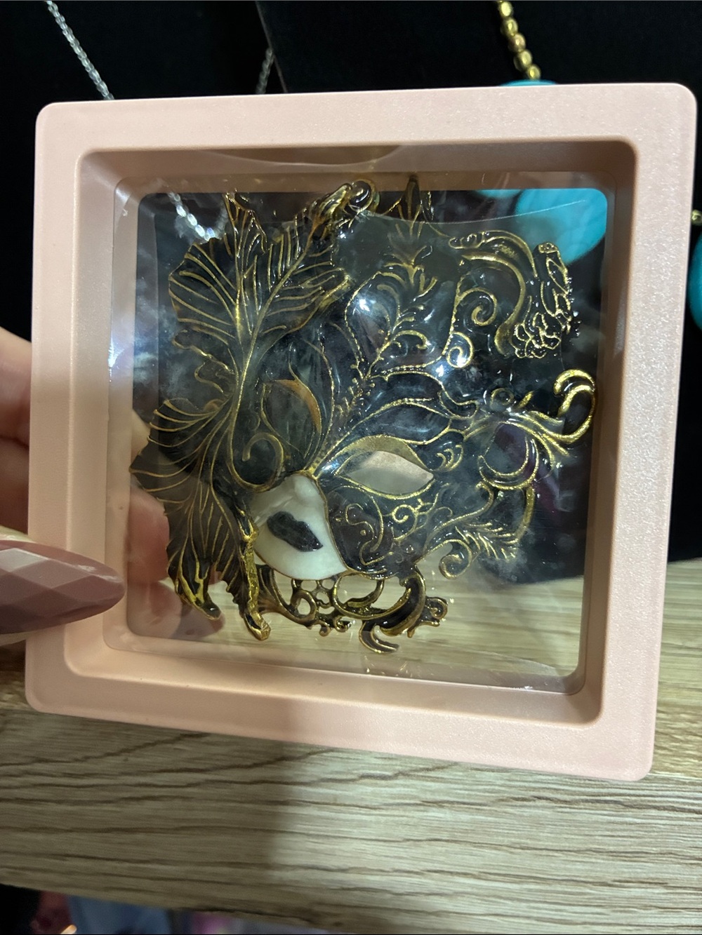 Decorative Gold Filigree Mask brooch